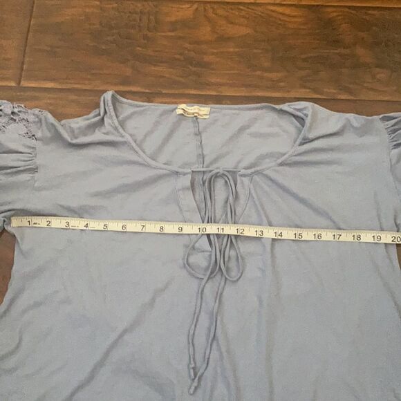 Urban Outfitters Boho Blue Belle Peasant Crochet Sleeve Top Contemporary Casual - Picture 9 of 14